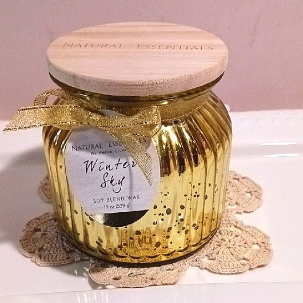 Natural Essentials Winter Sky Gold Soy Blend Wax Candle ⚜️👑⚜️